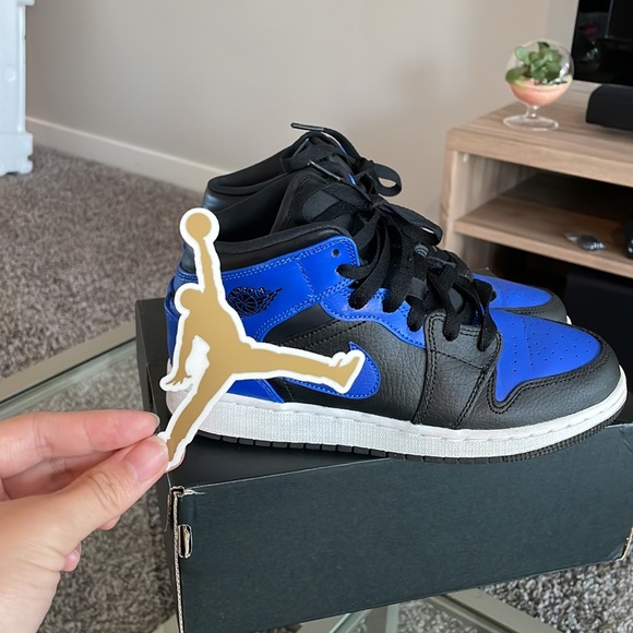 Air Jordan 1 Mid Hyper Royal - Picture 4 of 9